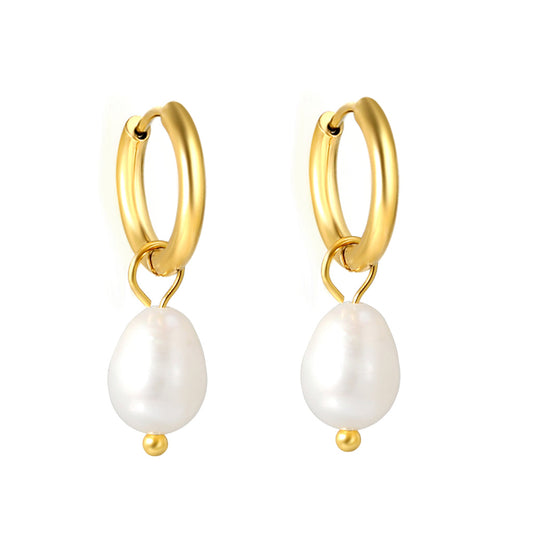Curvy Pearl Earring