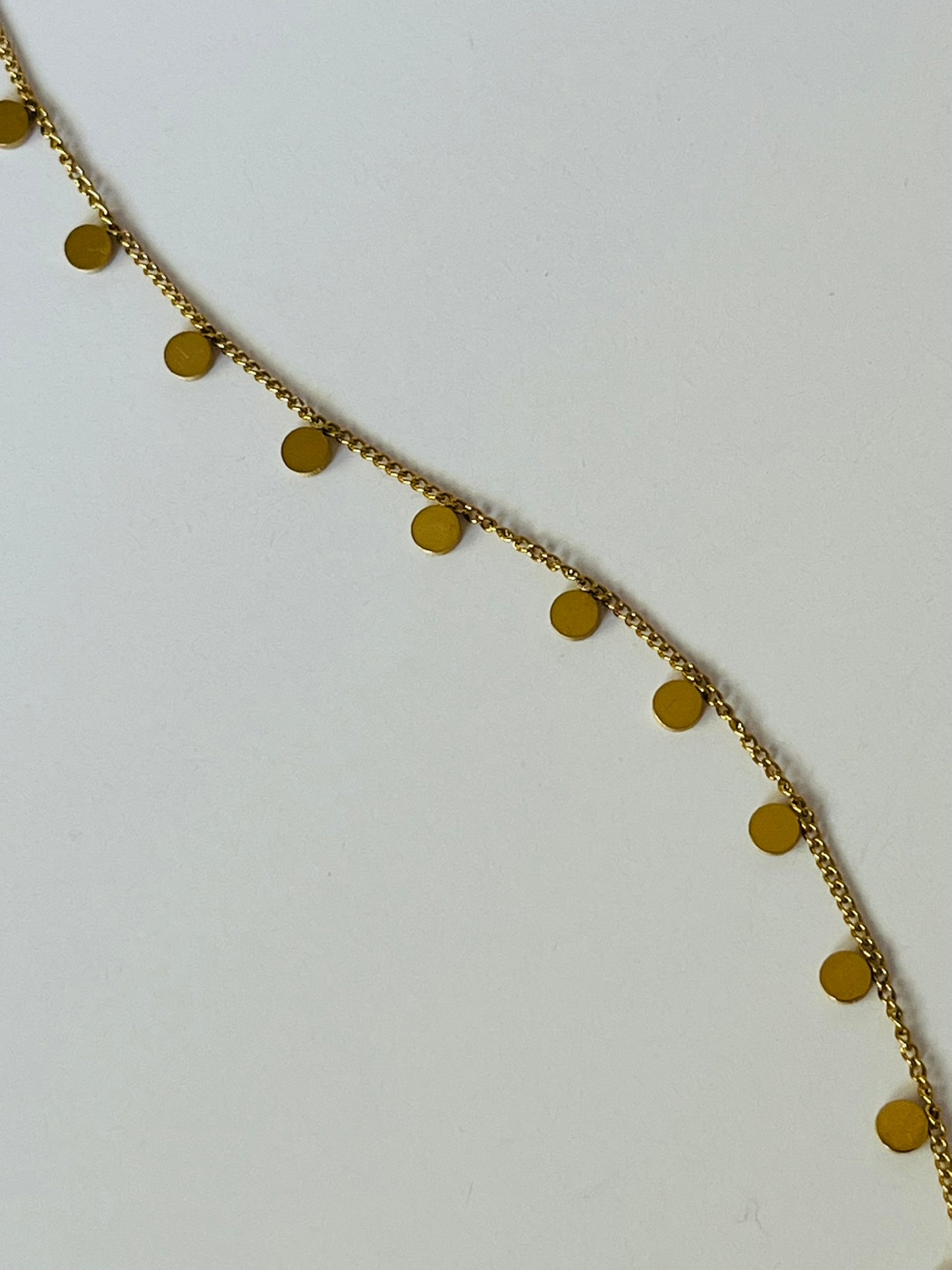 Nova shimmer disk gold necklace
