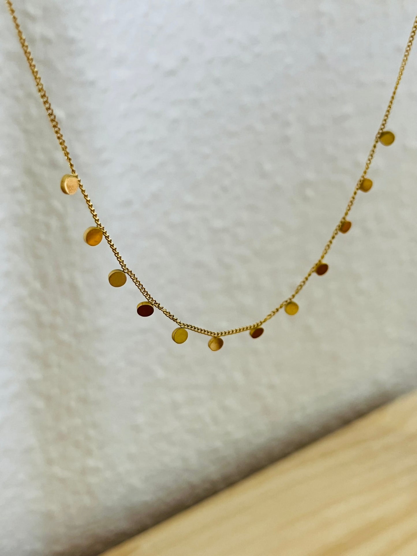 Nova shimmer disk gold necklace