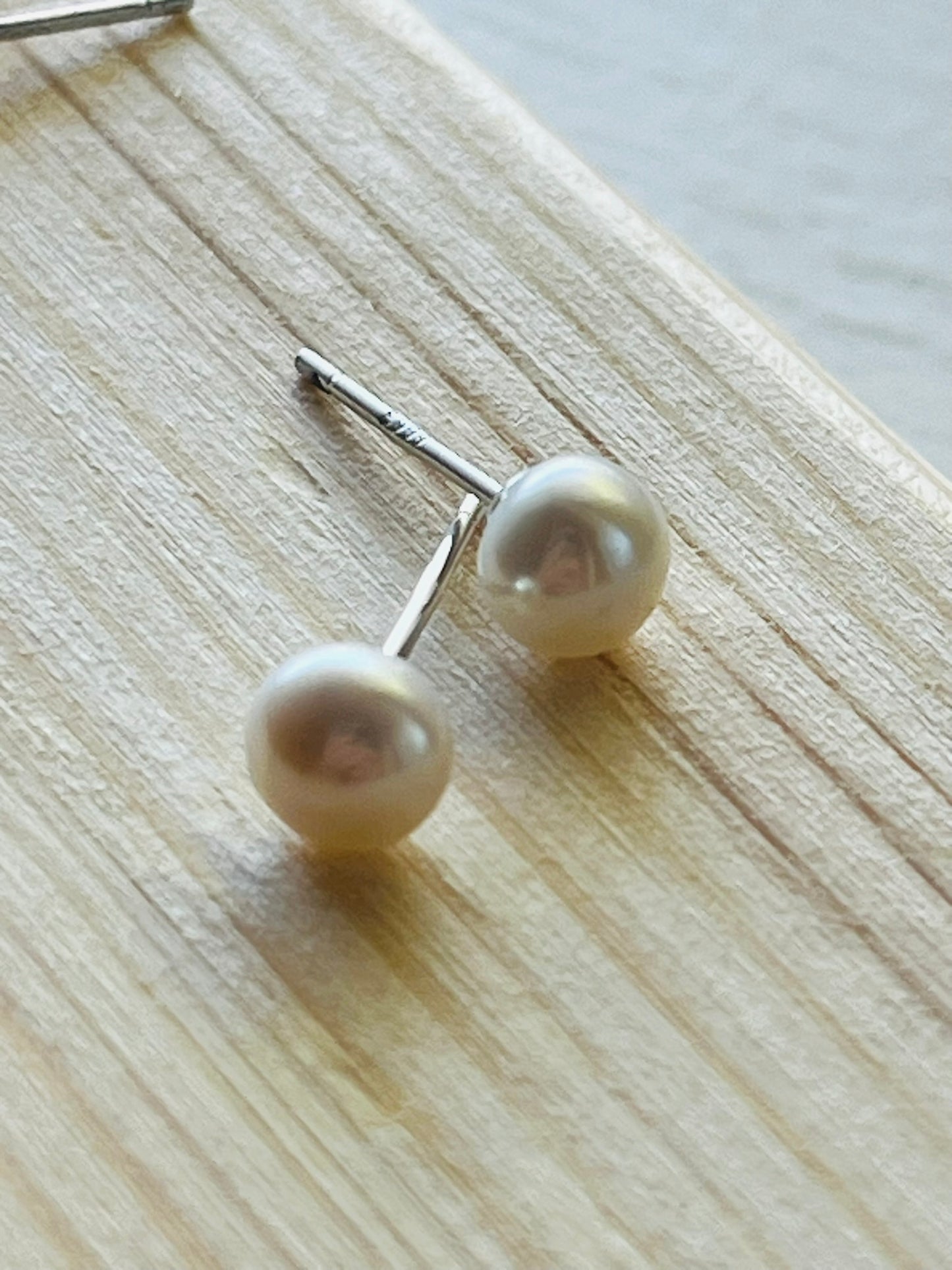Freshwater pearl and sterling silver stud earrings