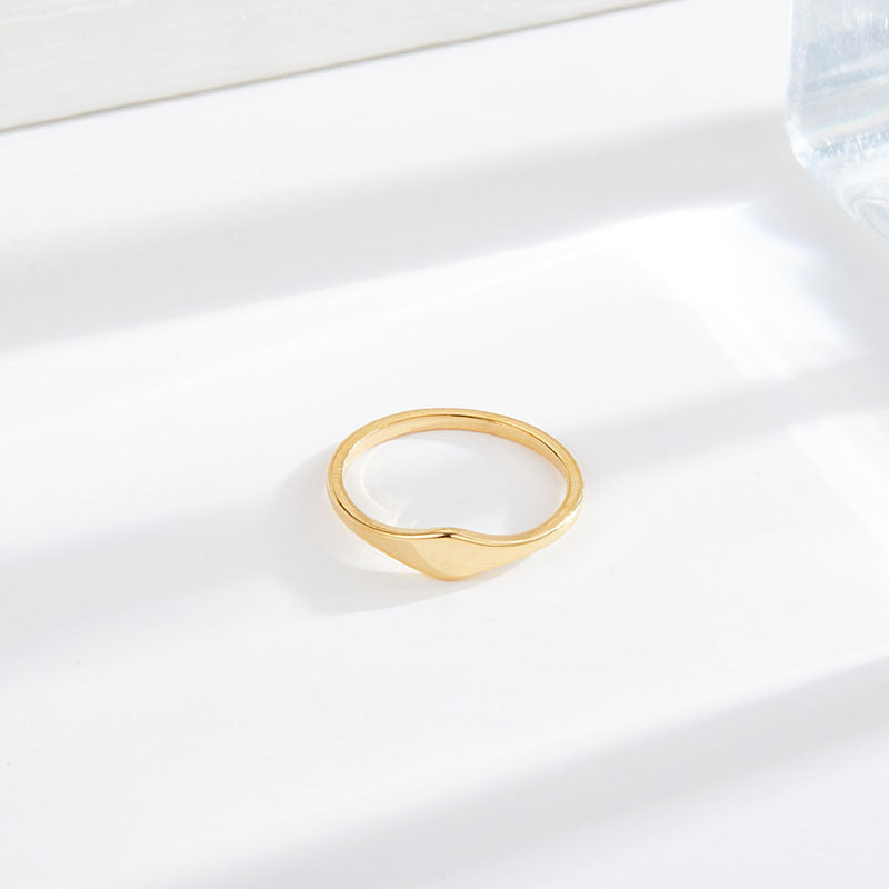 Tina oval gold stainless steel ring