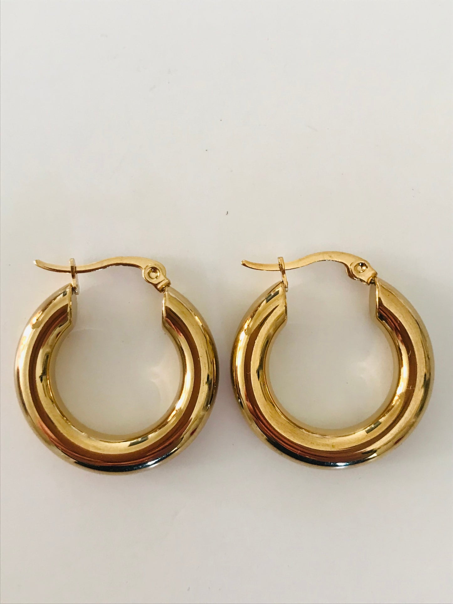 Anna chunky gold hoop earrings