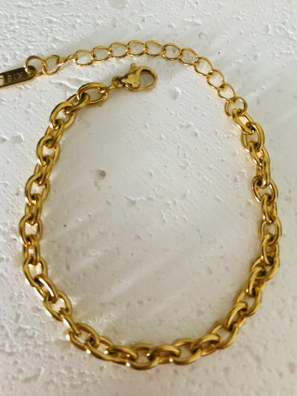 Cassidy O chain bracelet