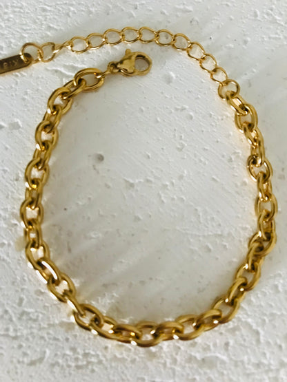 Cassidy O chain bracelet