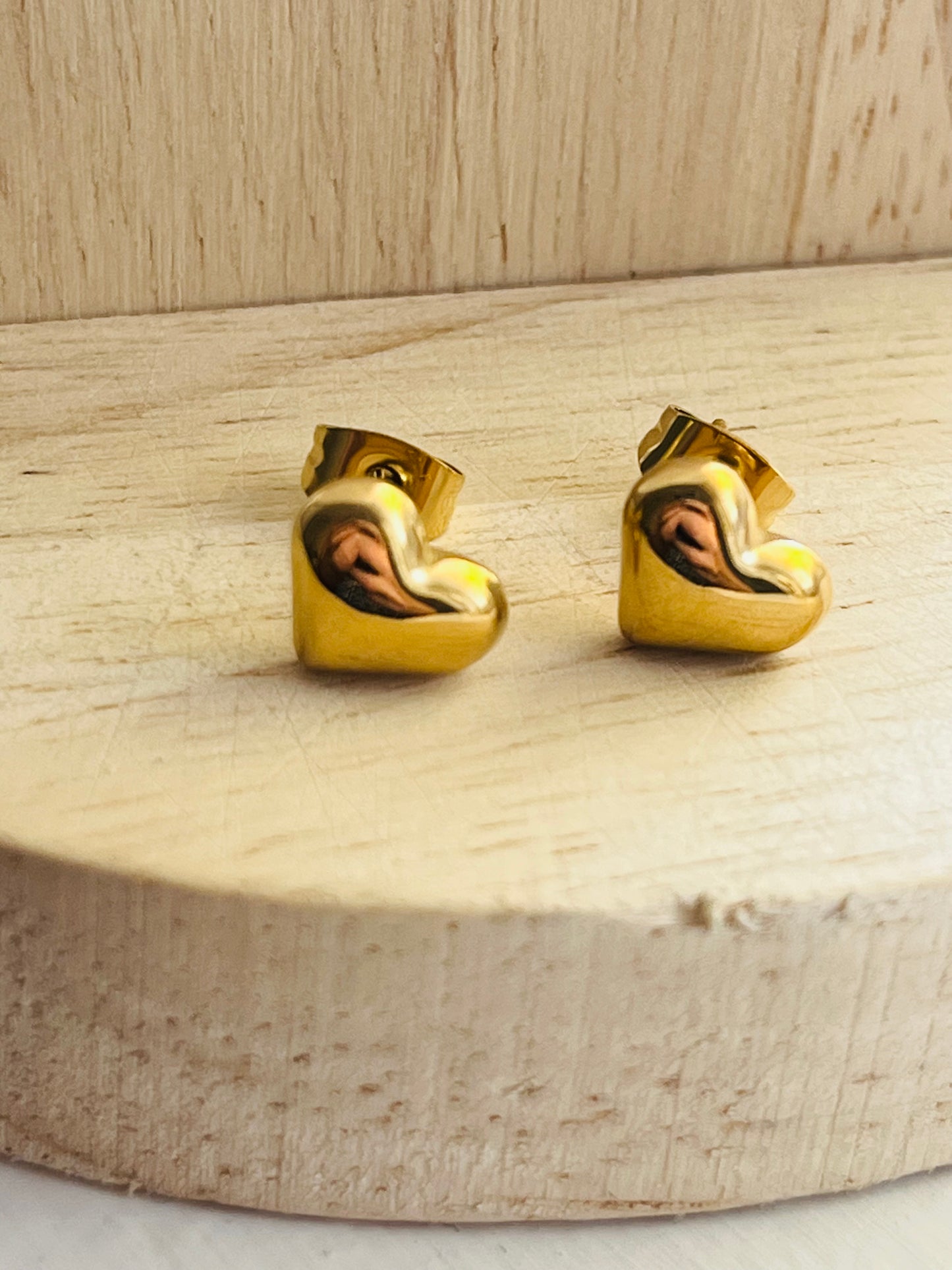 Peachy peach heart stud earrings