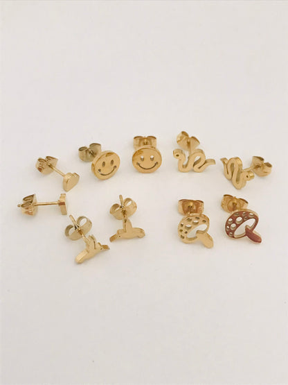 Heart shaped gold stud earrings
