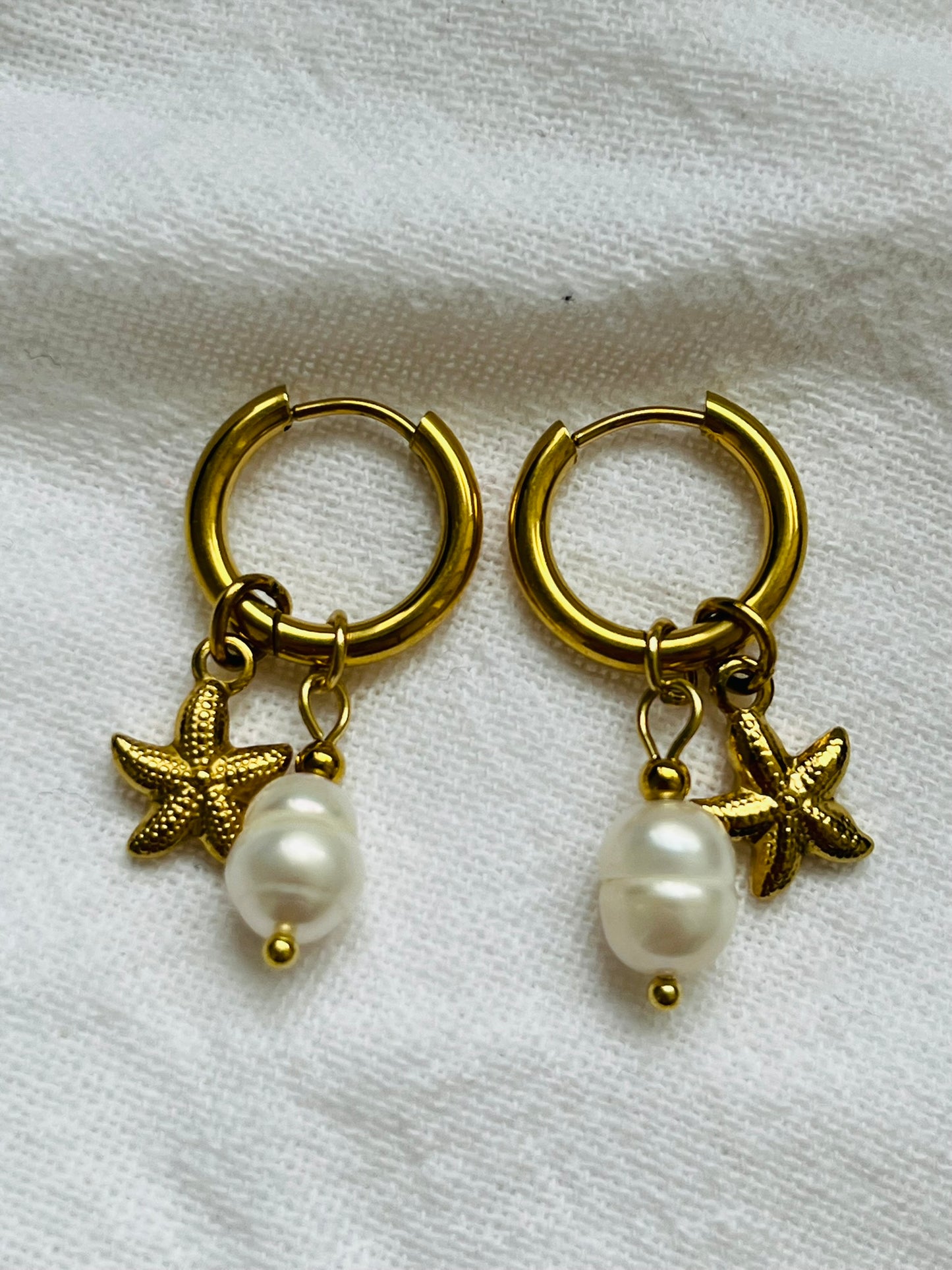 Pure Shores Starfish Pearl charm earrings