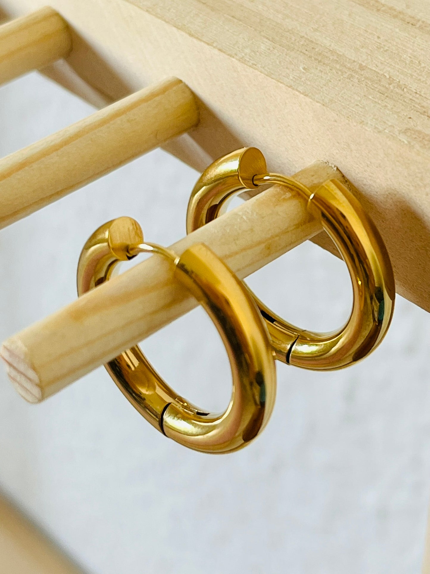 Valerie XL gold hoop earring