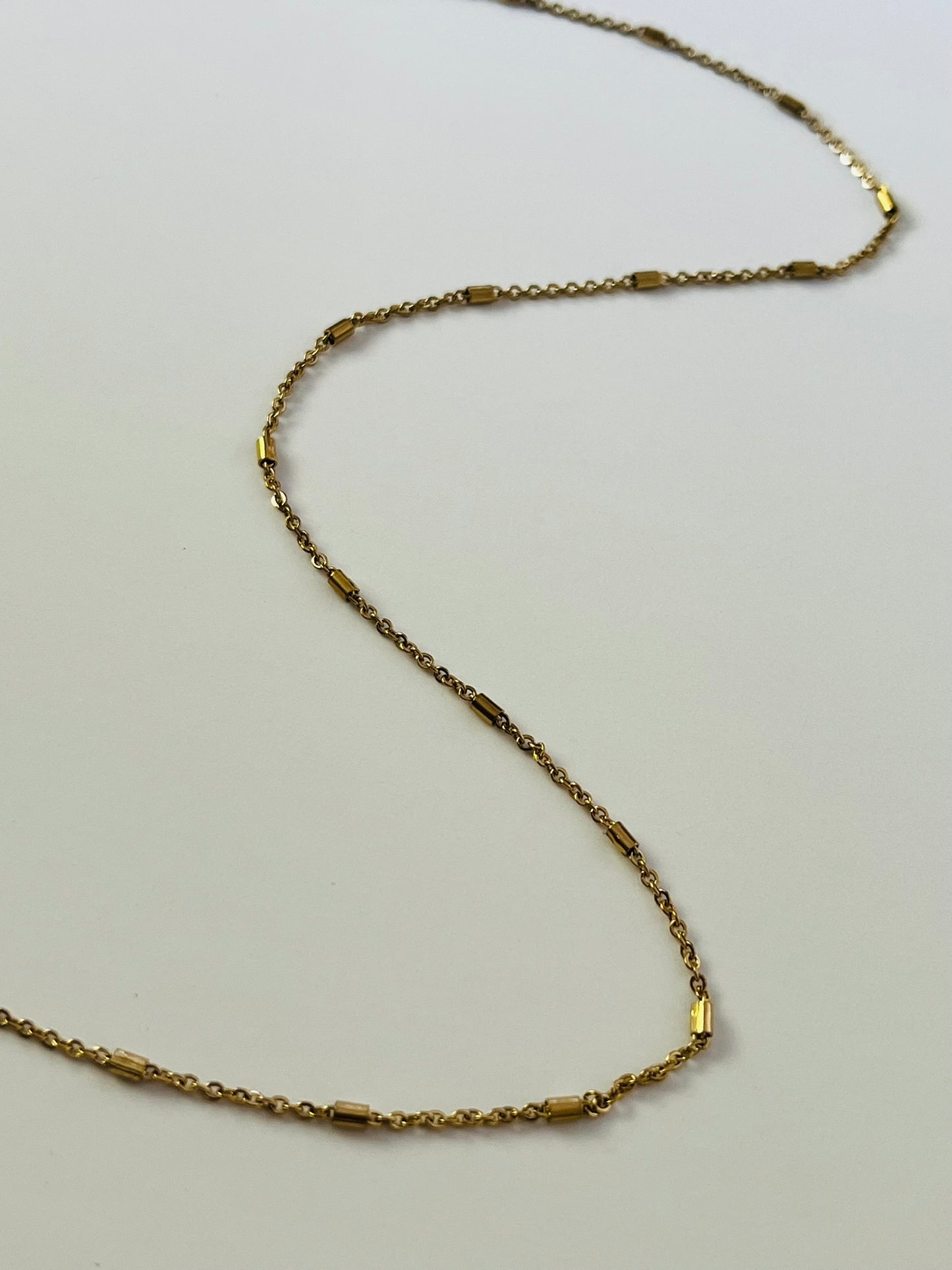 Demi tube chain gold necklace