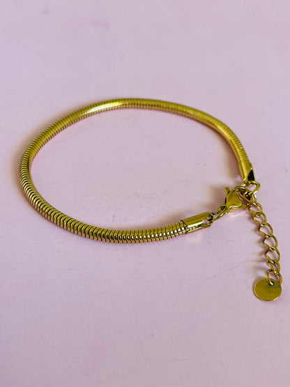 Penelope 3.2 mm round snake chain gold bracelet