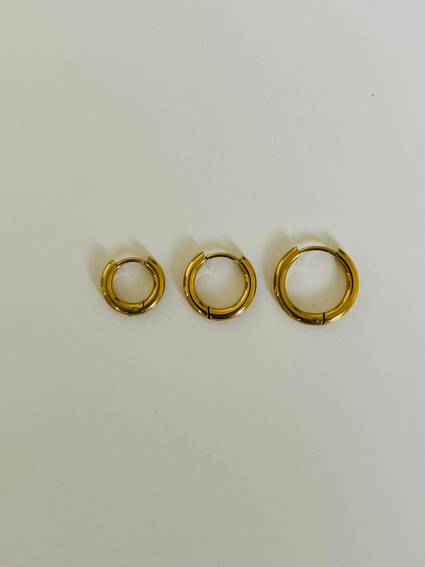 River essential gold hoop sleeper earrings
