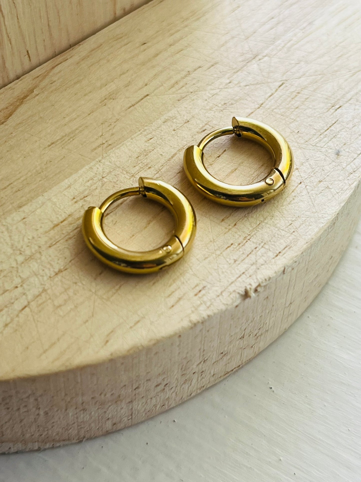 River essential gold hoop sleeper earrings