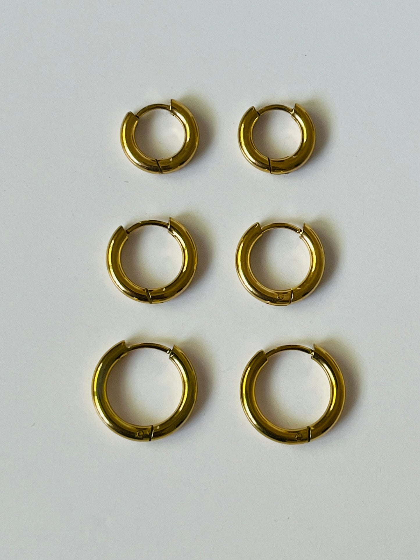 River essential gold hoop sleeper earrings