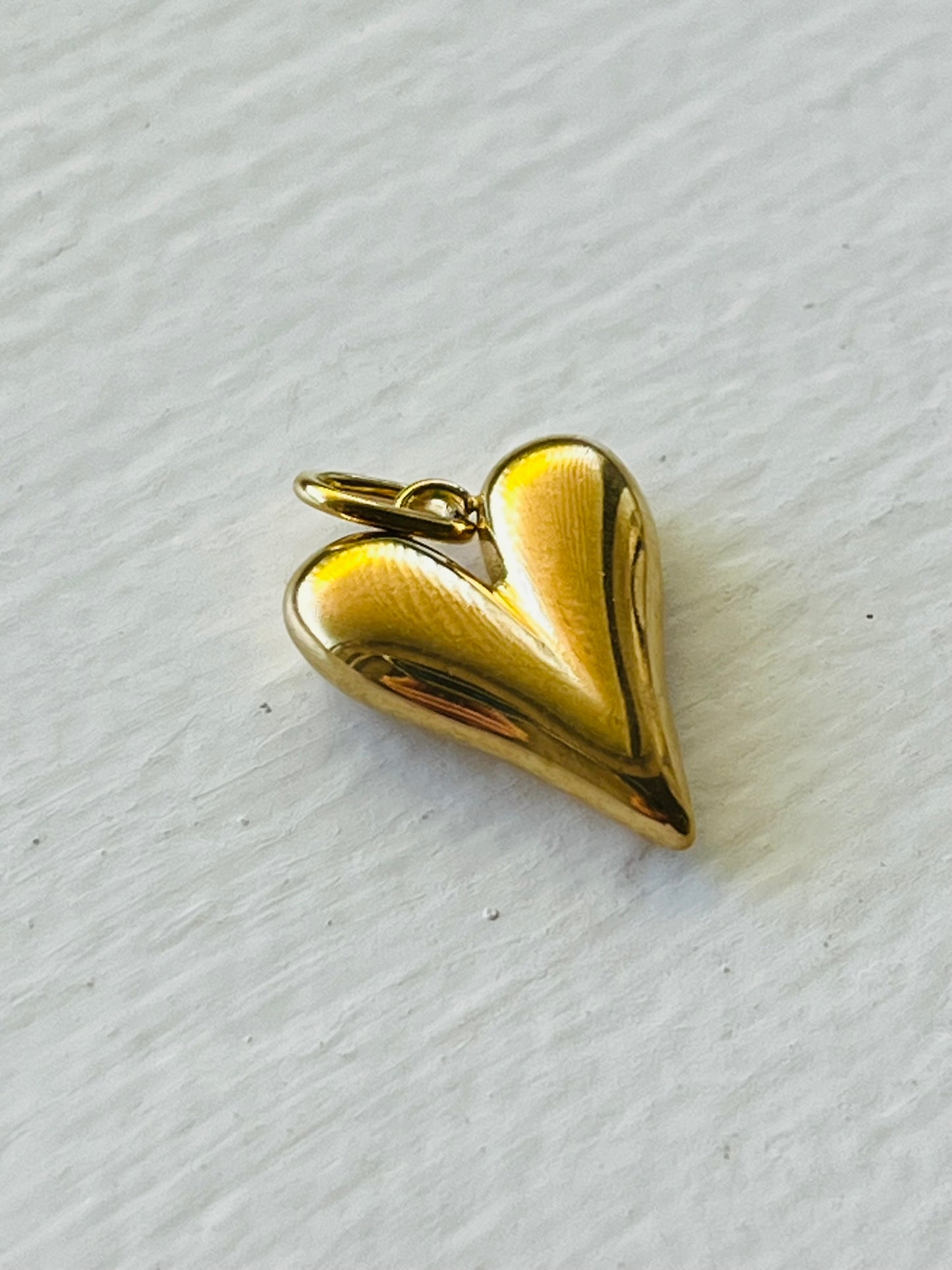 Pointy heart charm pendant