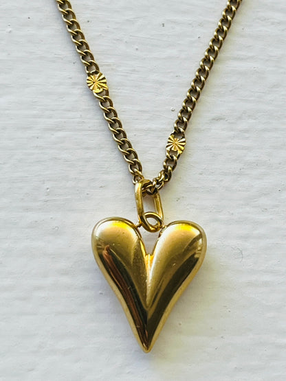 Pointy heart charm pendant
