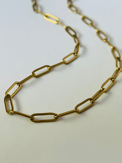 Sofia paperclip gold necklace
