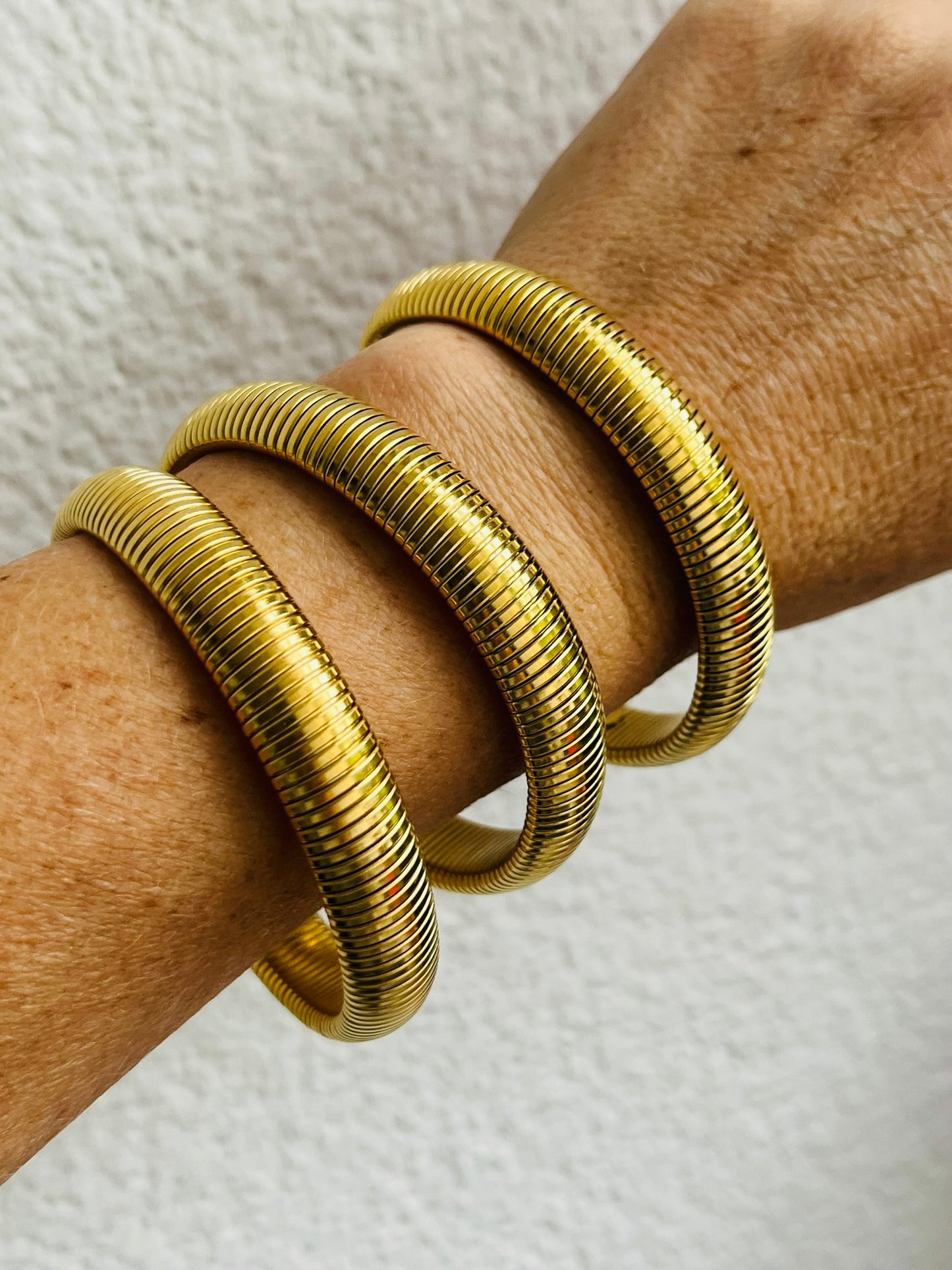 Goddess stretch gold bangles