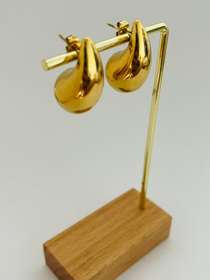 Wendy waterdrop gold stud earrings