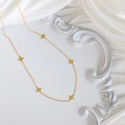 Nova clover shimmer disk gold necklace
