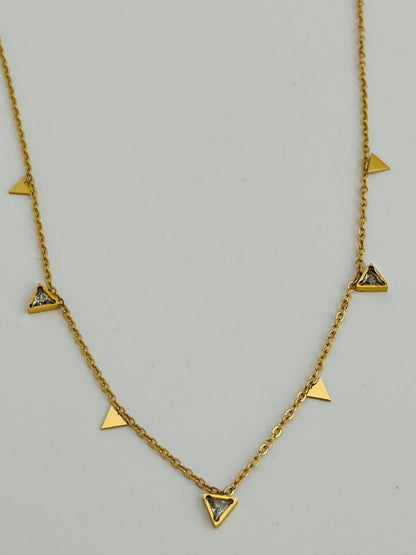 Nova shimmer triangle disk goldnecklace