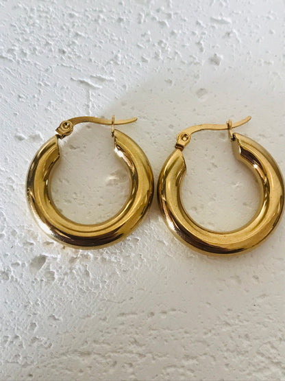Anna chunky gold hoop earrings