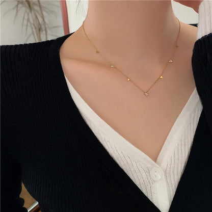 Nova shimmer triangle disk goldnecklace