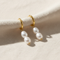 Double Curvy Earrings on Linen