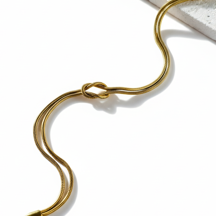 Infinity knot bracelet product photo 2